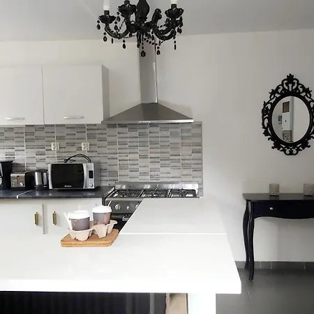 La Pierre Précieuse * Château-Thierry